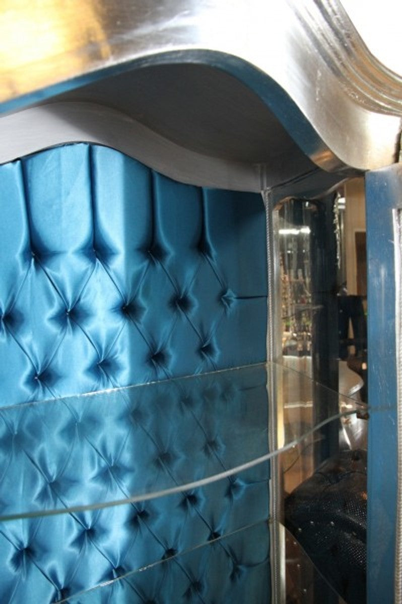 Barock Vitrine Silber mit Azzurfarbenen Innenstoff - Antik Stil Möbel