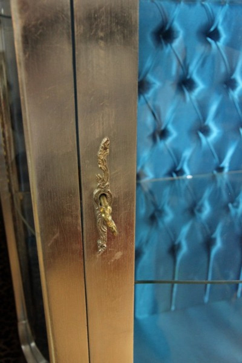 Barock Vitrine Silber mit Azzurfarbenen Innenstoff - Antik Stil Möbel
