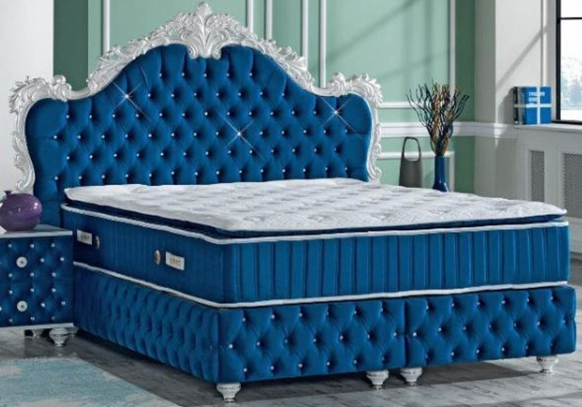 Barock Doppelbett Royalblau / Weiß - Prunkvolles Samt Bett mit Glitzersteinen und Matratze - Schlafzimmer Set im Barockstil