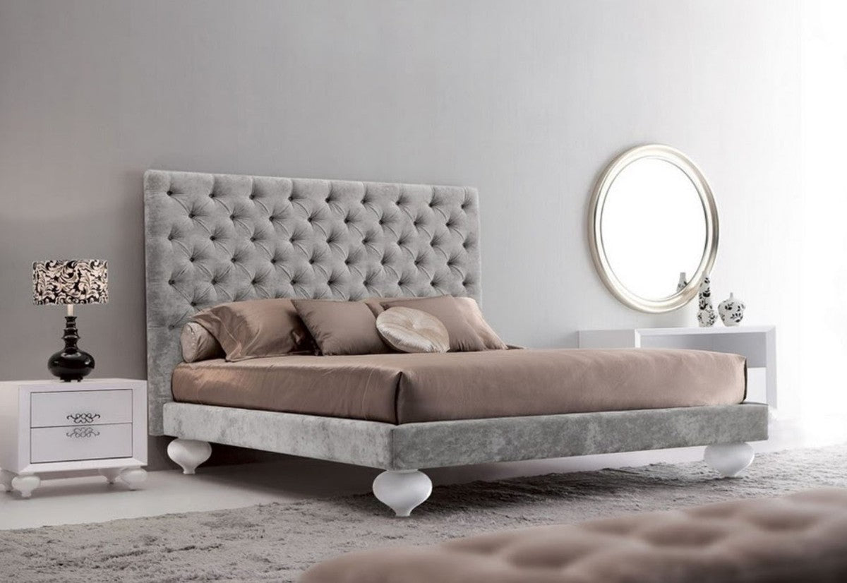 Art Deco Chesterfield Doppelbett 201 x 220,6 x H. 150,2 cm - Verschiedene Farben - Massivholz Bett mit Kopfteil und edlem Velourstoff - Art Deco Schlafzimmer Möbel