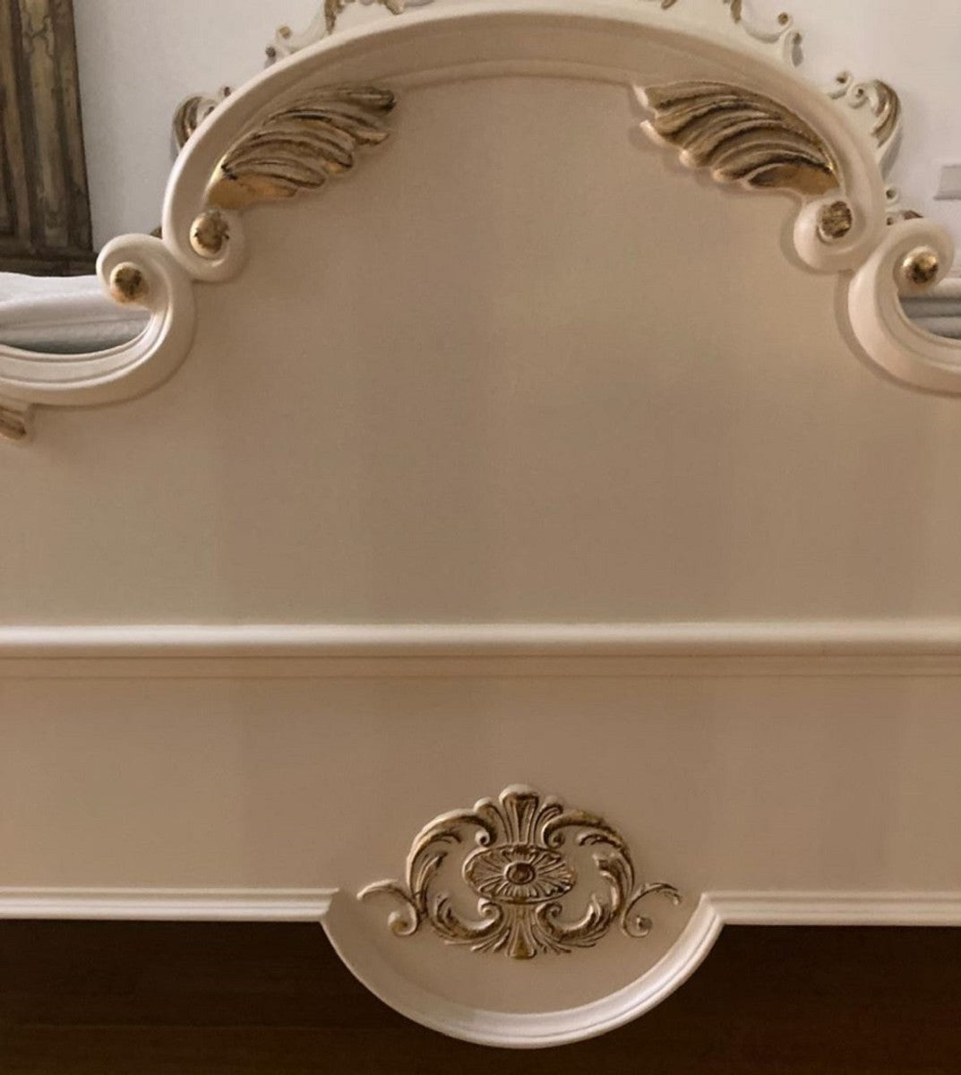 Barock Doppelbett mit Matratze Creme / Gold - Prunkvolles Massivholz Bett - Schlafzimmer Möbel im Barockstil - Barock Möbel - Barock Einrichtung - Edel & Prunkvoll